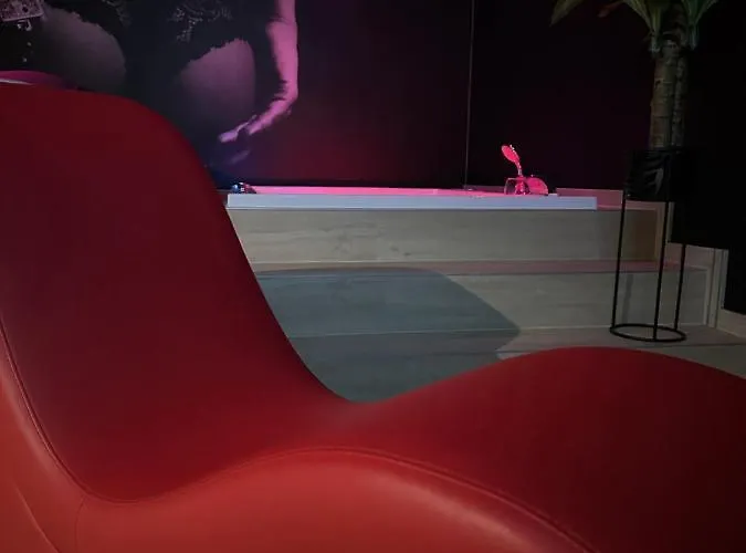 Red Room By Loveroomeo